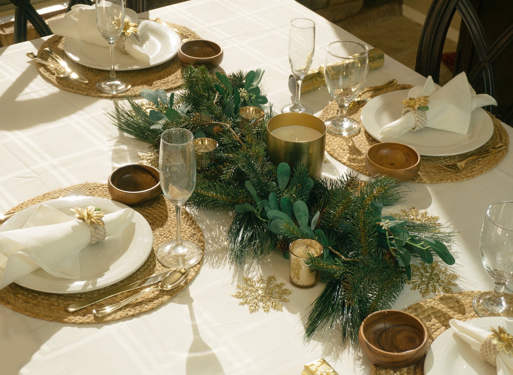 Corporate Holiday Party Ideas in Emerald Green and Gold