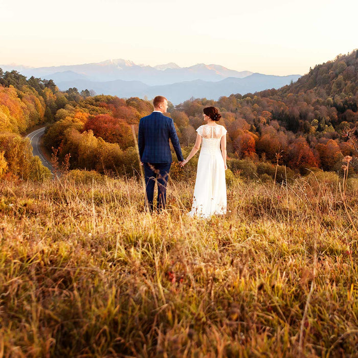 How to Plan a Beautiful Fall Wedding: Ideas for a Romantic Seasonal Celebration