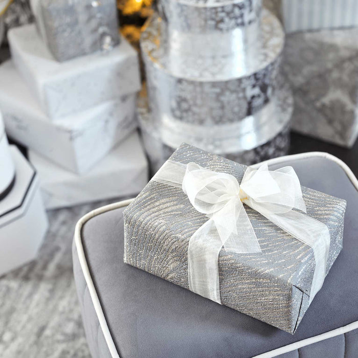 Should You Include Registry Information on the Invitation?