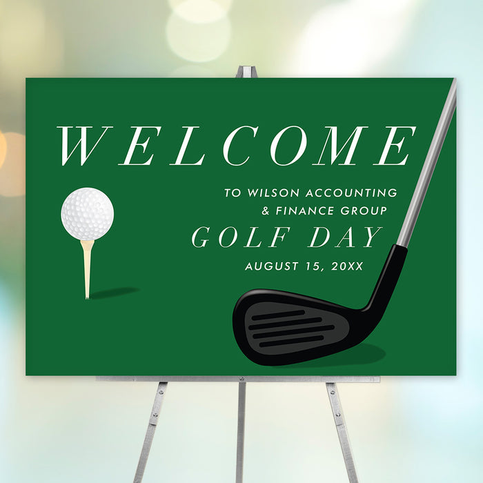 Golf welcome sign featuring a green background, golf ball, and club illustration – ideal for entrance displays or decor.